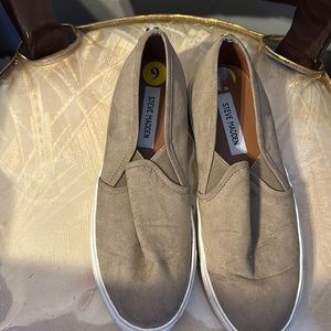 Steve Madden Slip On💜❤️